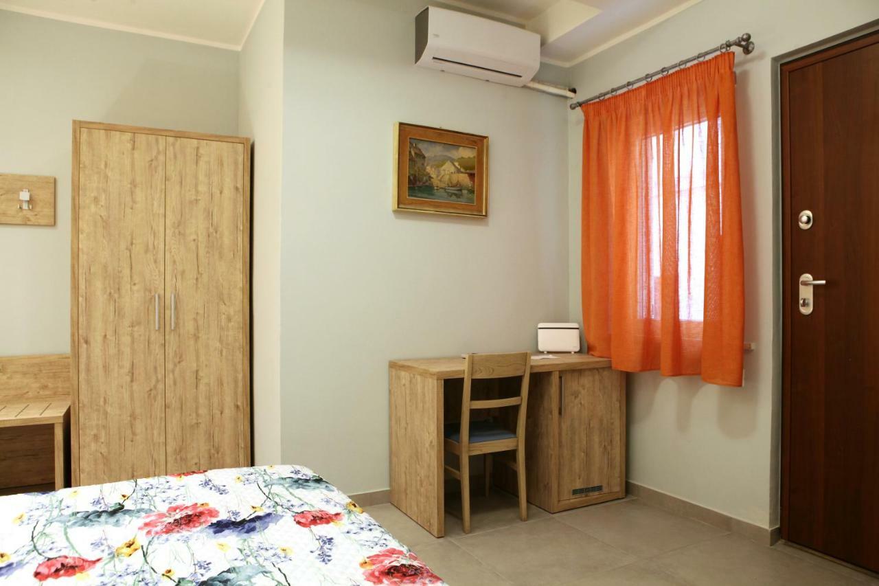 La Casa Di Nonno Giulio Bed and Breakfast Porto SantʼElpidio Buitenkant foto